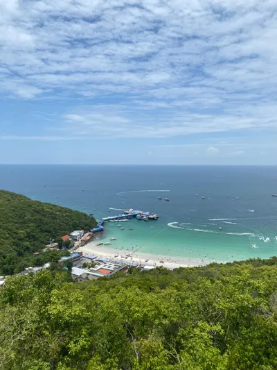 Bir Tayland adasından deniz manzarası